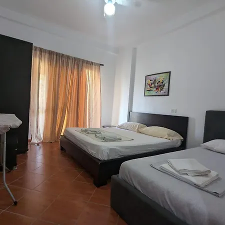 アパート Friend Family Apartment Himare Himare Fshat